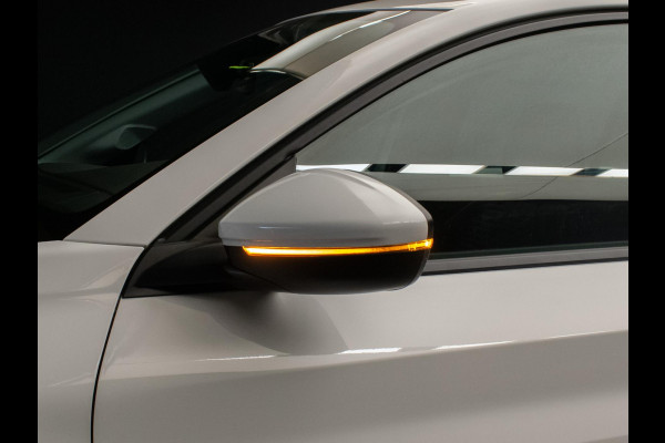 Peugeot 208 1.2 PureTech Active Sport (APPLE CARPLAY,NAVI,CRUISE,PDC,CLIMATE,LED,WHITE EDITION,SPORTSTOELEN,NETTE STAAT) Peugeot 208 1.2 PureTech Active Sport (APPLE CARPLAY,NAVI,CRUISE,PDC,CLIMATE,LED,WHITE EDITION,SPORTSTOELEN,NETTE STAAT)