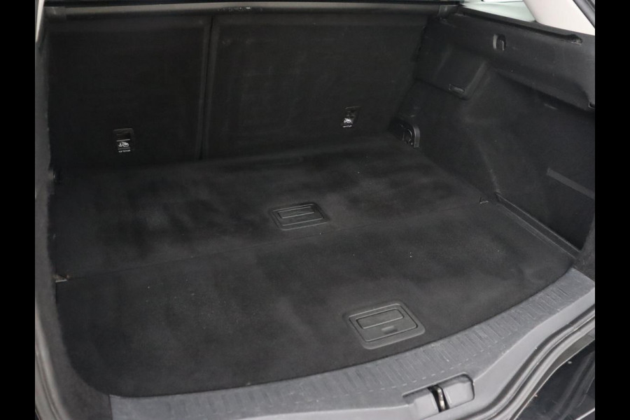 Renault Mégane 1.3 TCe Business Zen | Trekhaak | Camera | Keyless | Carplay | Navigatie | Full LED | Climate control | Parkeerhulp | Cruise control
