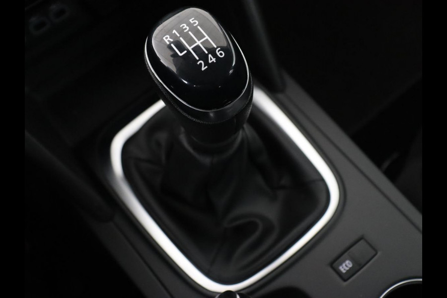 Renault Mégane 1.3 TCe Business Zen | Trekhaak | Camera | Keyless | Carplay | Navigatie | Full LED | Climate control | Parkeerhulp | Cruise control