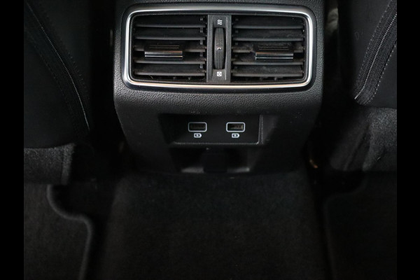 Renault Mégane 1.3 TCe Business Zen | Trekhaak | Camera | Keyless | Carplay | Navigatie | Full LED | Climate control | Parkeerhulp | Cruise control