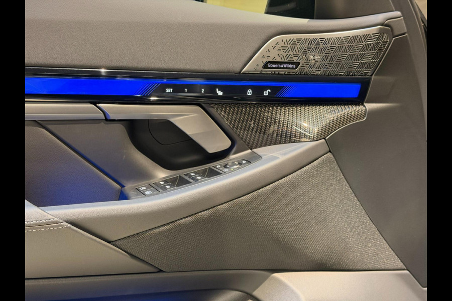 BMW 5 Serie M5 M Carbon|M Drivers Package|M Drive Professional|Driving + Parking Assistant Professional|Alcantara BMW 5 Serie M5 M Carbon|M Drivers Package|M Drive Professional|Driving + Parking Assistant Professional|Alcantara