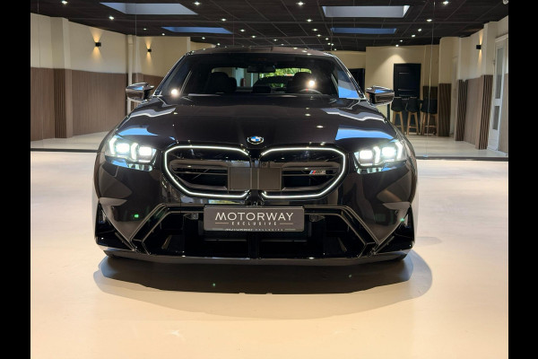 BMW 5 Serie M5 M Carbon|M Drivers Package|M Drive Professional|Driving + Parking Assistant Professional|Alcantara BMW 5 Serie M5 M Carbon|M Drivers Package|M Drive Professional|Driving + Parking Assistant Professional|Alcantara
