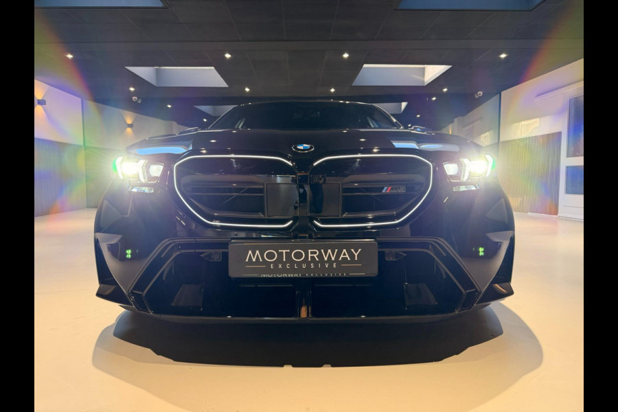 BMW 5 Serie M5 M Carbon|M Drivers Package|M Drive Professional|Driving + Parking Assistant Professional|Alcantara BMW 5 Serie M5 M Carbon|M Drivers Package|M Drive Professional|Driving + Parking Assistant Professional|Alcantara