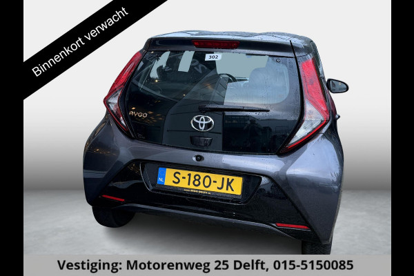 Toyota Aygo 1.0 VVT-i X-PLAY AUTOMAAT GARANTIE TOT 10-2031 BIJNA 2022. APPLE CARPLAY & ANDROID AUTO . ACHTERUITRIJ CAMERA . Toyota Aygo 1.0 VVT-i X-PLAY AUTOMAAT GARANTIE TOT 10-2031 BIJNA 2022. APPLE CARPLAY & ANDROID AUTO . ACHTERUITRIJ CAMERA .