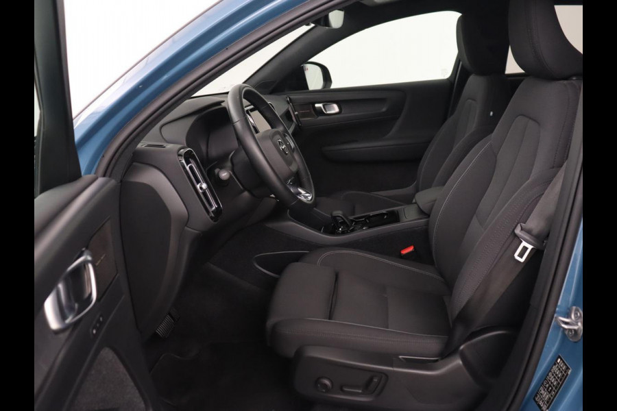 Volvo C40 Recharge Plus 69 kWh | Panoramadak | Stoelverwarming | Harman/Kardon | Warmtepomp | Carplay | Adaptive cruise | Stuurverwarming | 360 Camera | Full LED Volvo C40 Recharge Plus 69 kWh | Panoramadak | Stoelverwarming | Harman/Kardon | Warmtepomp | Carplay | Adaptive cruise | Stuurverwarming | 360 Camera | Full LED