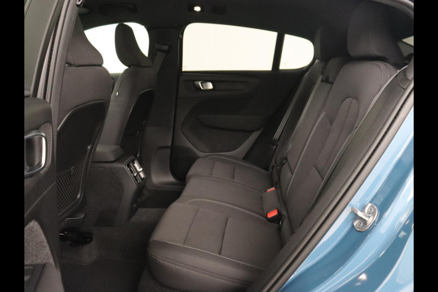 Volvo C40 Recharge Plus 69 kWh | Panoramadak | Stoelverwarming | Harman/Kardon | Warmtepomp | Carplay | Adaptive cruise | Stuurverwarming | 360 Camera | Full LED Volvo C40 Recharge Plus 69 kWh | Panoramadak | Stoelverwarming | Harman/Kardon | Warmtepomp | Carplay | Adaptive cruise | Stuurverwarming | 360 Camera | Full LED