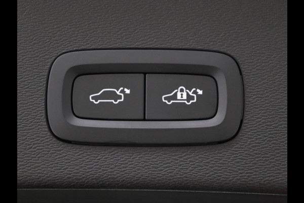 Volvo C40 Recharge Plus 69 kWh | Panoramadak | Stoelverwarming | Harman/Kardon | Warmtepomp | Carplay | Adaptive cruise | Stuurverwarming | 360 Camera | Full LED Volvo C40 Recharge Plus 69 kWh | Panoramadak | Stoelverwarming | Harman/Kardon | Warmtepomp | Carplay | Adaptive cruise | Stuurverwarming | 360 Camera | Full LED