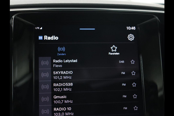 Volvo C40 Recharge Plus 69 kWh | Panoramadak | Stoelverwarming | Harman/Kardon | Warmtepomp | Carplay | Adaptive cruise | Stuurverwarming | 360 Camera | Full LED Volvo C40 Recharge Plus 69 kWh | Panoramadak | Stoelverwarming | Harman/Kardon | Warmtepomp | Carplay | Adaptive cruise | Stuurverwarming | 360 Camera | Full LED