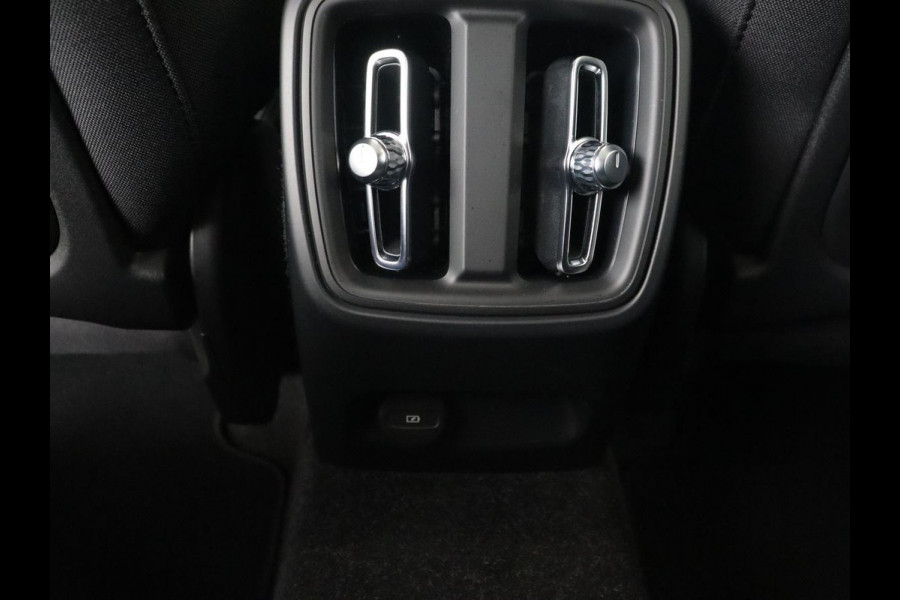 Volvo C40 Recharge Plus 69 kWh | Panoramadak | Stoelverwarming | Harman/Kardon | Warmtepomp | Carplay | Adaptive cruise | Stuurverwarming | 360 Camera | Full LED Volvo C40 Recharge Plus 69 kWh | Panoramadak | Stoelverwarming | Harman/Kardon | Warmtepomp | Carplay | Adaptive cruise | Stuurverwarming | 360 Camera | Full LED