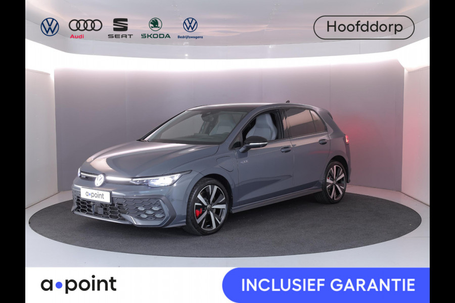 Volkswagen Golf 1.5 eHybrid GTE 272 pk Automaat (DSG) | Sportpakket | Panoramadak | Lederen bekleding | Elektr. trekhaak | Parkeersensoren | Blackstyle | Stoelverwarming |