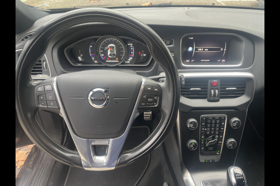 Volvo V40 2.0 T4 Business Sport | Cruise Control | Parkeersensoren | Stoelverwarming Volvo V40 2.0 T4 Business Sport | Cruise Control | Parkeersensoren | Stoelverwarming