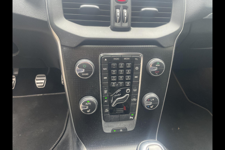 Volvo V40 2.0 T4 Business Sport | Cruise Control | Parkeersensoren | Stoelverwarming Volvo V40 2.0 T4 Business Sport | Cruise Control | Parkeersensoren | Stoelverwarming