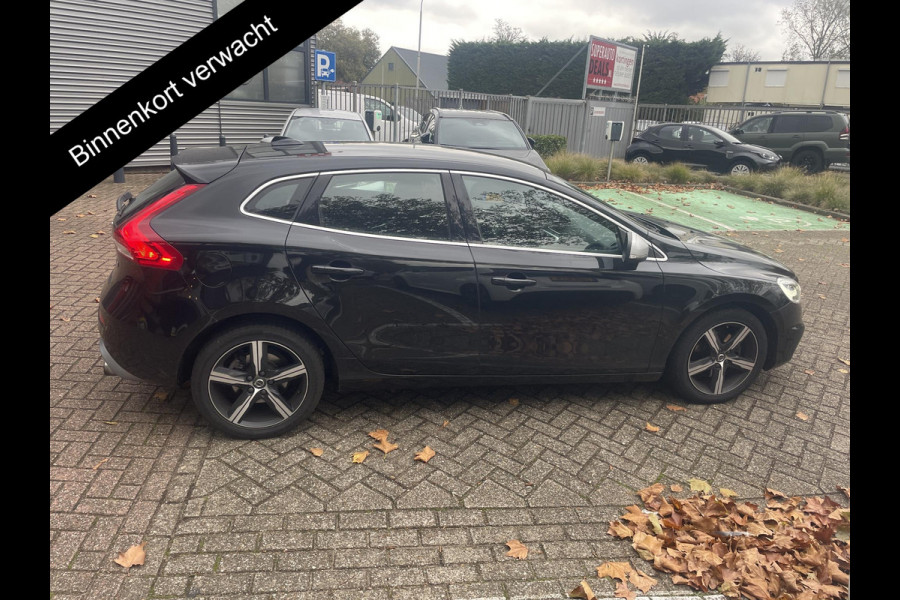 Volvo V40 2.0 T4 Business Sport | Cruise Control | Parkeersensoren | Stoelverwarming Volvo V40 2.0 T4 Business Sport | Cruise Control | Parkeersensoren | Stoelverwarming