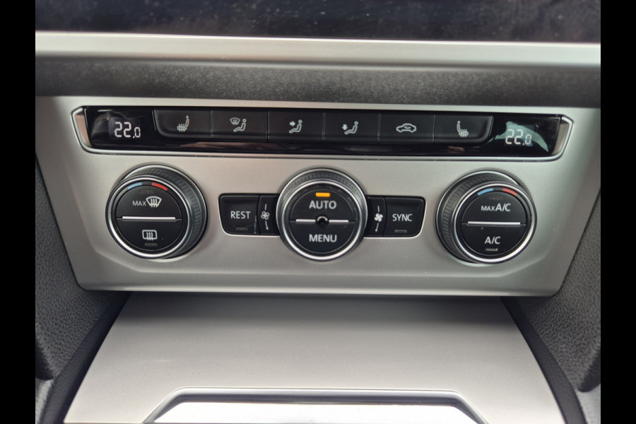 Volkswagen Passat Variant 1.4 TSI ACT Highline ,airco,adap cruise,navigatie,stoelverwarming,parkeersensoren,