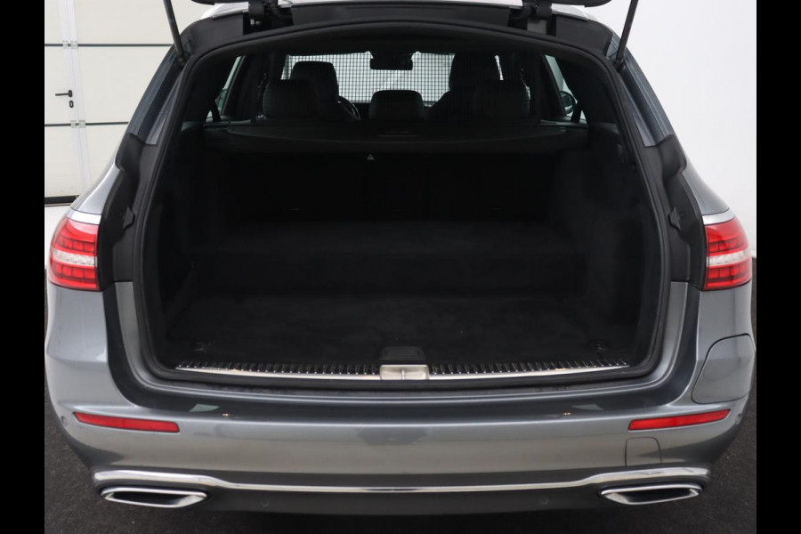 Mercedes-Benz E-Klasse 300e Avantgarde | Leder | Stoelverwarming | 360 Camera | Keyless | Carplay | Sfeerverlichting | Widescreen | Navigatie | Park Asisst | PHEV | Plug In Mercedes-Benz E-Klasse 300e Avantgarde | Leder | Stoelverwarming | 360 Camera | Keyless | Carplay | Sfeerverlichting | Widescreen | Navigatie | Park Asisst | PHEV | Plug In