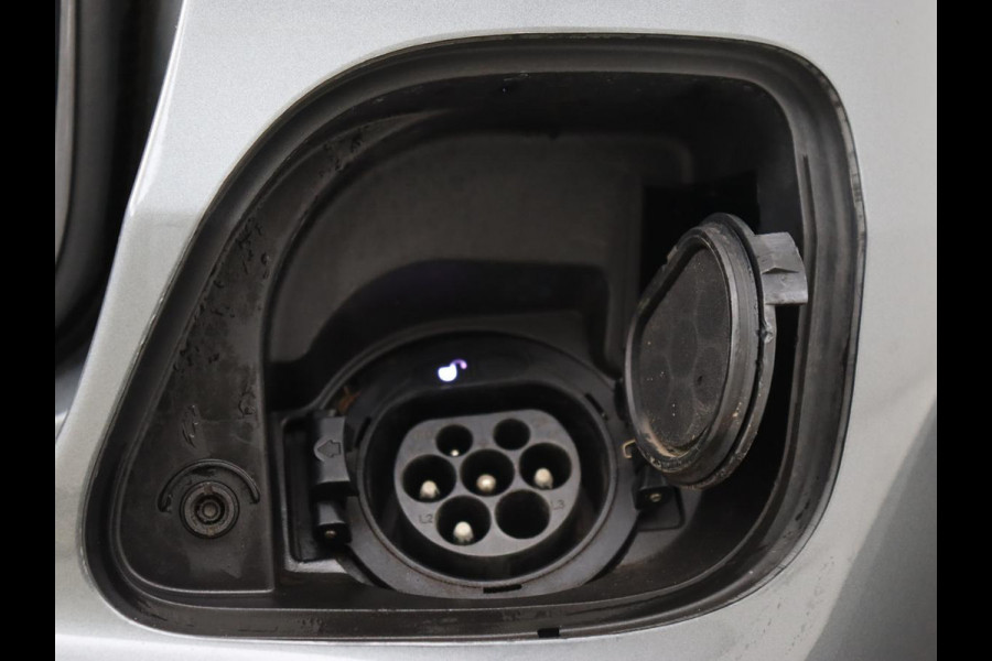 Mercedes-Benz E-Klasse 300e Avantgarde | Leder | Stoelverwarming | 360 Camera | Keyless | Carplay | Sfeerverlichting | Widescreen | Navigatie | Park Asisst | PHEV | Plug In Mercedes-Benz E-Klasse 300e Avantgarde | Leder | Stoelverwarming | 360 Camera | Keyless | Carplay | Sfeerverlichting | Widescreen | Navigatie | Park Asisst | PHEV | Plug In