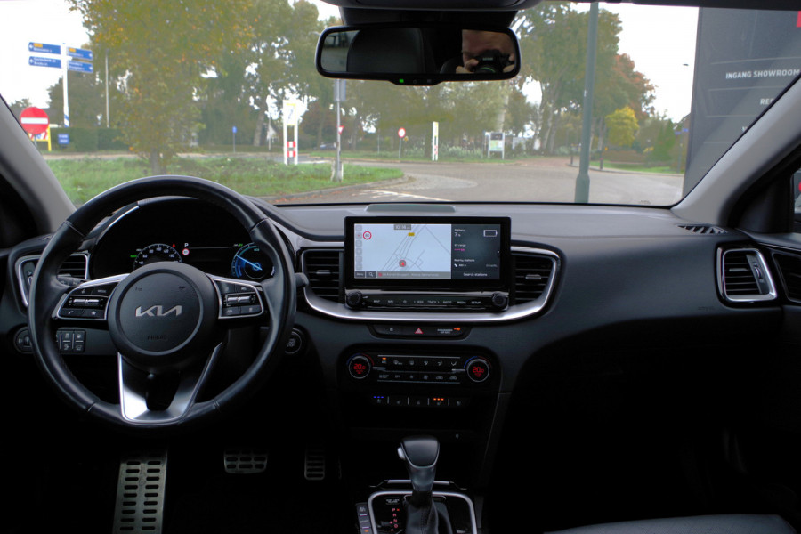 Kia Ceed Sportswagon 1.6 GDI PHEV ExecutiveLine 140 PK, Panoramadak, Leder, Stoelkoeling & Verwarming, Camera Kia Ceed Sportswagon 1.6 GDI PHEV ExecutiveLine 140 PK, Panoramadak, Leder, Stoelkoeling & Verwarming, Camera