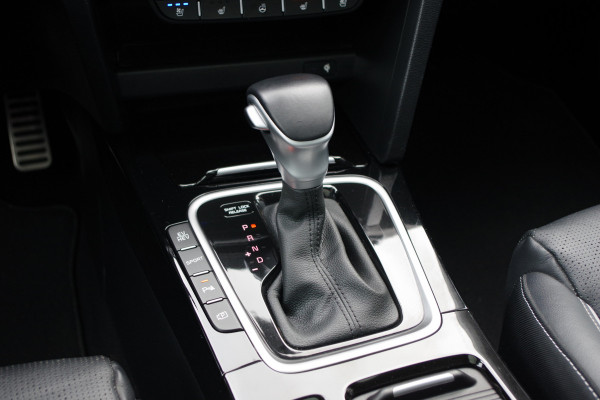 Kia Ceed Sportswagon 1.6 GDI PHEV ExecutiveLine 140 PK, Panoramadak, Leder, Stoelkoeling & Verwarming, Camera Kia Ceed Sportswagon 1.6 GDI PHEV ExecutiveLine 140 PK, Panoramadak, Leder, Stoelkoeling & Verwarming, Camera