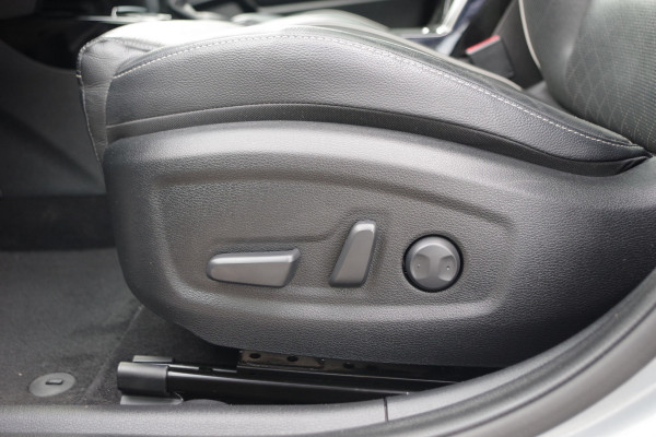 Kia Ceed Sportswagon 1.6 GDI PHEV ExecutiveLine 140 PK, Panoramadak, Leder, Stoelkoeling & Verwarming, Camera Kia Ceed Sportswagon 1.6 GDI PHEV ExecutiveLine 140 PK, Panoramadak, Leder, Stoelkoeling & Verwarming, Camera