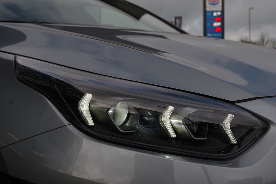 Kia Ceed Sportswagon 1.6 GDI PHEV ExecutiveLine 140 PK, Panoramadak, Leder, Stoelkoeling & Verwarming, Camera Kia Ceed Sportswagon 1.6 GDI PHEV ExecutiveLine 140 PK, Panoramadak, Leder, Stoelkoeling & Verwarming, Camera