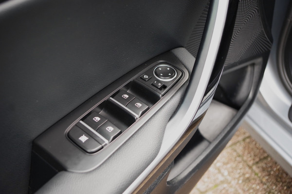 Kia Ceed Sportswagon 1.6 GDI PHEV ExecutiveLine 140 PK, Panoramadak, Leder, Stoelkoeling & Verwarming, Camera Kia Ceed Sportswagon 1.6 GDI PHEV ExecutiveLine 140 PK, Panoramadak, Leder, Stoelkoeling & Verwarming, Camera