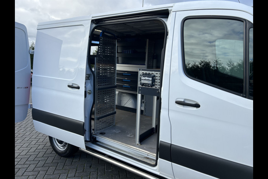 Mercedes-Benz Sprinter 314 CDI / L1H1 / 1e EIG. / 2x SCHUIFDEUR / INRICHTING + LAADKRAAN / CAMERA / AIRCO / CRUISE / NAVI / APPLE CARPLAY Mercedes-Benz Sprinter 314 CDI / L1H1 / 1e EIG. / 2x SCHUIFDEUR / INRICHTING + LAADKRAAN / CAMERA / AIRCO / CRUISE / NAVI / APPLE CARPLAY