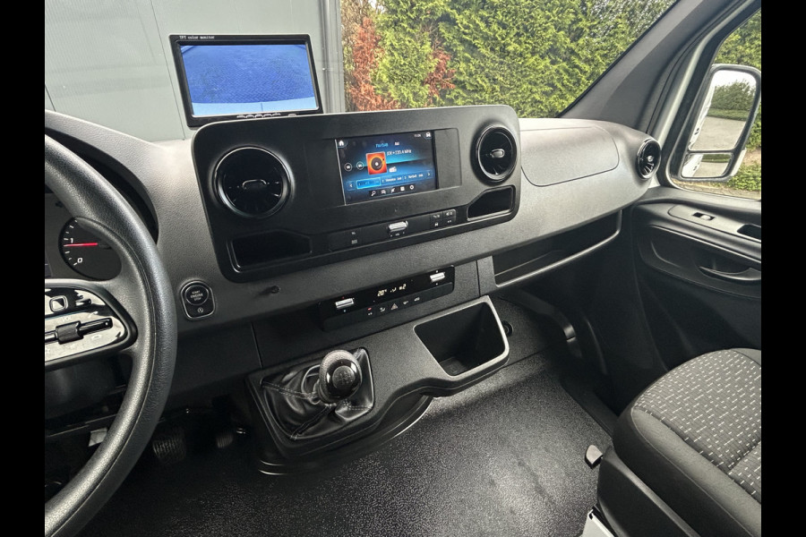 Mercedes-Benz Sprinter 314 CDI / L1H1 / 1e EIG. / 2x SCHUIFDEUR / INRICHTING + LAADKRAAN / CAMERA / AIRCO / CRUISE / NAVI / APPLE CARPLAY Mercedes-Benz Sprinter 314 CDI / L1H1 / 1e EIG. / 2x SCHUIFDEUR / INRICHTING + LAADKRAAN / CAMERA / AIRCO / CRUISE / NAVI / APPLE CARPLAY