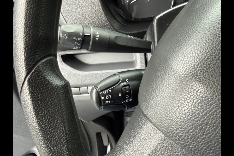 Peugeot Expert 1.5 BlueHDI 102 PK / L2H1 / TREKHAAK / AIRCO / CRUISE / 48.216 KM!! / PDC Peugeot Expert 1.5 BlueHDI 102 PK / L2H1 / TREKHAAK / AIRCO / CRUISE / 48.216 KM!! / PDC