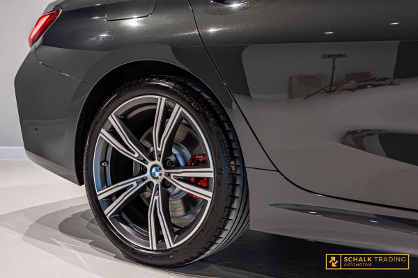BMW 3-serie 318i|M-sport|NAP|Pano|Cam|H&K|Dealerond|Garantie
