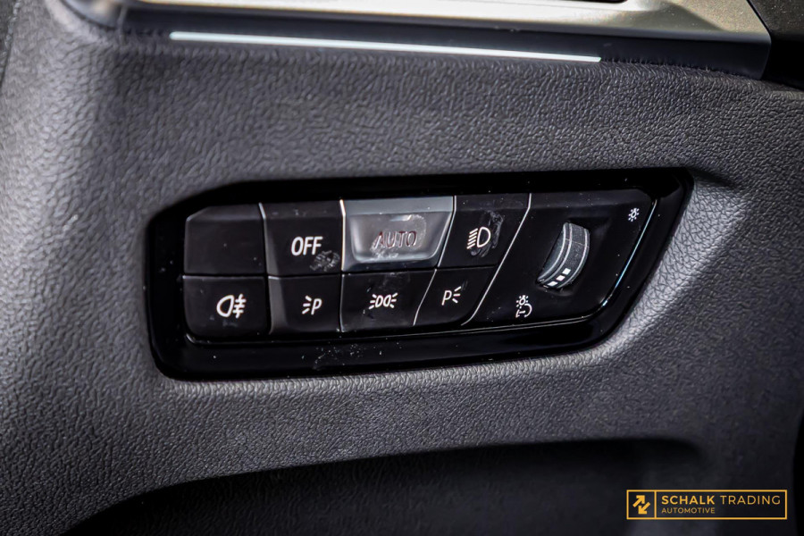 BMW 3-serie 318i|M-sport|NAP|Pano|Cam|H&K|Dealerond|Garantie