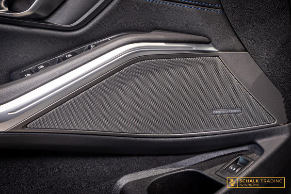 BMW 3-serie 318i|M-sport|NAP|Pano|Cam|H&K|Dealerond|Garantie