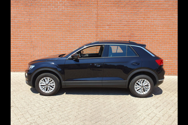 Volkswagen T-Roc 1.5 TSI 150pk DSG Style Team Navigatie Apple Carplay/Android Auto Camera Adaptive Cruise Control Elektrische achterklep Stoel-en stuurverwarming Climate Control Volkswagen T-Roc 1.5 TSI 150pk DSG Style Team Navigatie Apple Carplay/Android Auto Camera Adaptive Cruise Control Elektrische achterklep Stoel-en stuurverwarming Climate Control