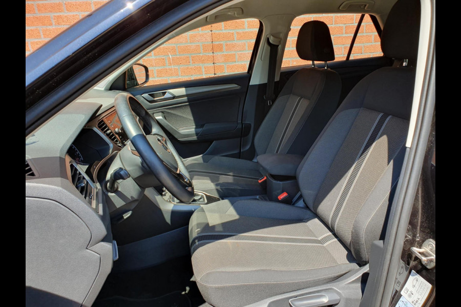 Volkswagen T-Roc 1.5 TSI 150pk DSG Style Team Navigatie Apple Carplay/Android Auto Camera Adaptive Cruise Control Elektrische achterklep Stoel-en stuurverwarming Climate Control Volkswagen T-Roc 1.5 TSI 150pk DSG Style Team Navigatie Apple Carplay/Android Auto Camera Adaptive Cruise Control Elektrische achterklep Stoel-en stuurverwarming Climate Control