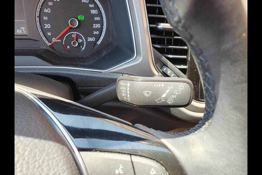 Volkswagen T-Roc 1.5 TSI 150pk DSG Style Team Navigatie Apple Carplay/Android Auto Camera Adaptive Cruise Control Elektrische achterklep Stoel-en stuurverwarming Climate Control Volkswagen T-Roc 1.5 TSI 150pk DSG Style Team Navigatie Apple Carplay/Android Auto Camera Adaptive Cruise Control Elektrische achterklep Stoel-en stuurverwarming Climate Control