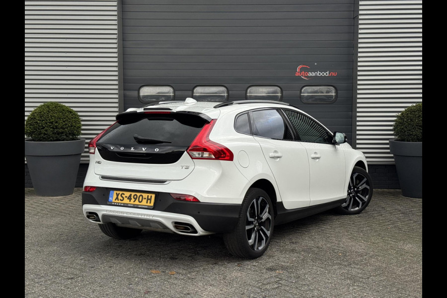 Volvo V40 Cross Country 1.5 T3 Polar+ Luxury | Camera | DAB | Navigatie | Stoelverwarming | Lichtmetalen Velgen | Volvo V40 Cross Country 1.5 T3 Polar+ Luxury | Camera | DAB | Navigatie | Stoelverwarming | Lichtmetalen Velgen |