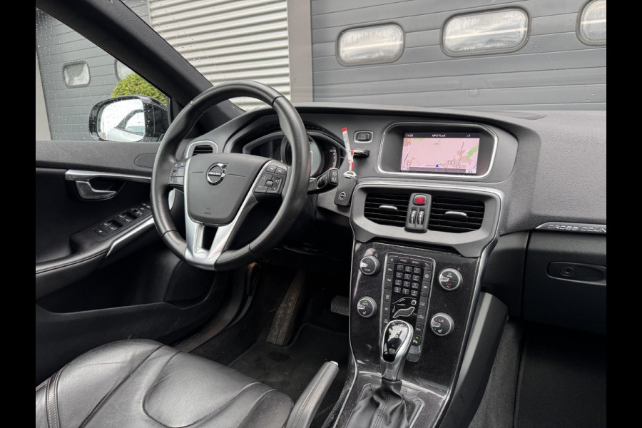 Volvo V40 Cross Country 1.5 T3 Polar+ Luxury | Camera | DAB | Navigatie | Stoelverwarming | Lichtmetalen Velgen | Volvo V40 Cross Country 1.5 T3 Polar+ Luxury | Camera | DAB | Navigatie | Stoelverwarming | Lichtmetalen Velgen |