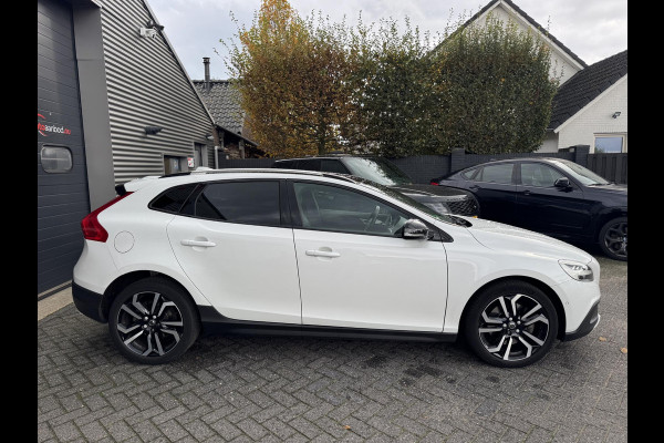 Volvo V40 Cross Country 1.5 T3 Polar+ Luxury | Camera | DAB | Navigatie | Stoelverwarming | Lichtmetalen Velgen | Volvo V40 Cross Country 1.5 T3 Polar+ Luxury | Camera | DAB | Navigatie | Stoelverwarming | Lichtmetalen Velgen |
