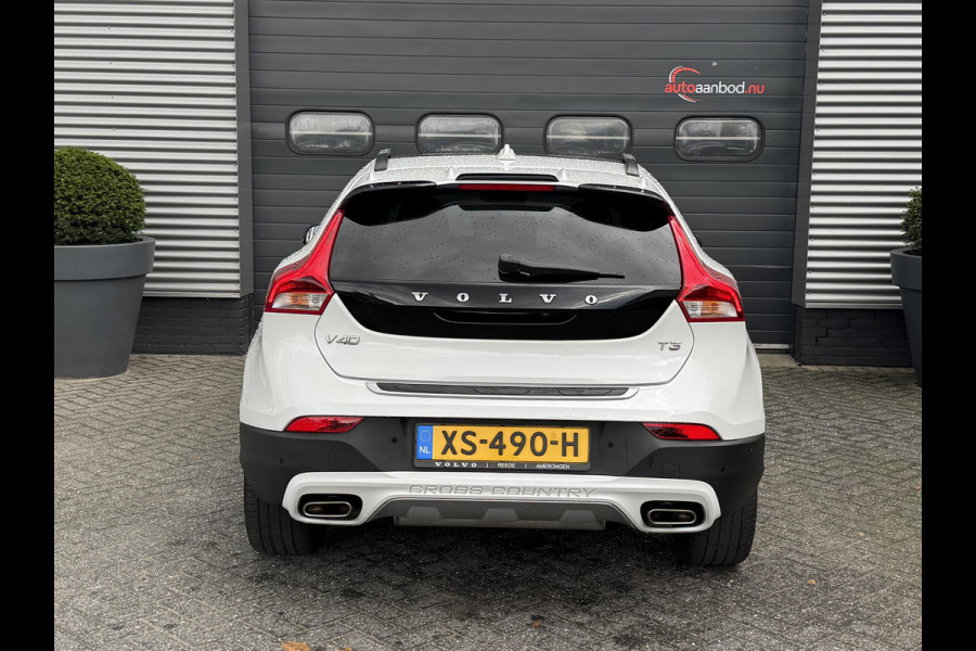 Volvo V40 Cross Country 1.5 T3 Polar+ Luxury | Camera | DAB | Navigatie | Stoelverwarming | Lichtmetalen Velgen | Volvo V40 Cross Country 1.5 T3 Polar+ Luxury | Camera | DAB | Navigatie | Stoelverwarming | Lichtmetalen Velgen |
