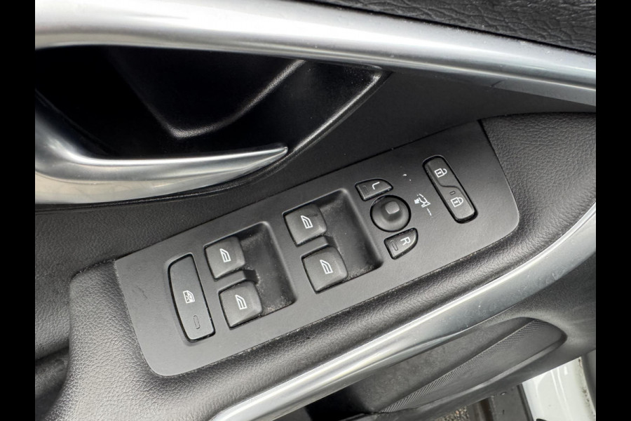 Volvo V40 Cross Country 1.5 T3 Polar+ Luxury | Camera | DAB | Navigatie | Stoelverwarming | Lichtmetalen Velgen | Volvo V40 Cross Country 1.5 T3 Polar+ Luxury | Camera | DAB | Navigatie | Stoelverwarming | Lichtmetalen Velgen |