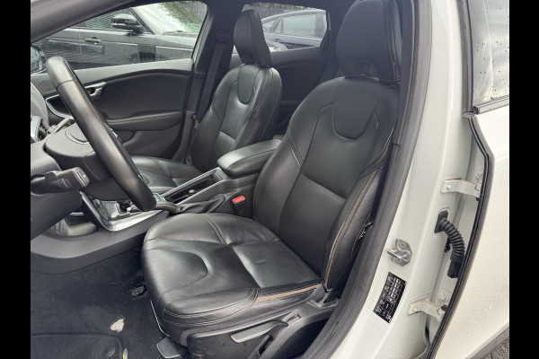 Volvo V40 Cross Country 1.5 T3 Polar+ Luxury | Camera | DAB | Navigatie | Stoelverwarming | Lichtmetalen Velgen | Volvo V40 Cross Country 1.5 T3 Polar+ Luxury | Camera | DAB | Navigatie | Stoelverwarming | Lichtmetalen Velgen |