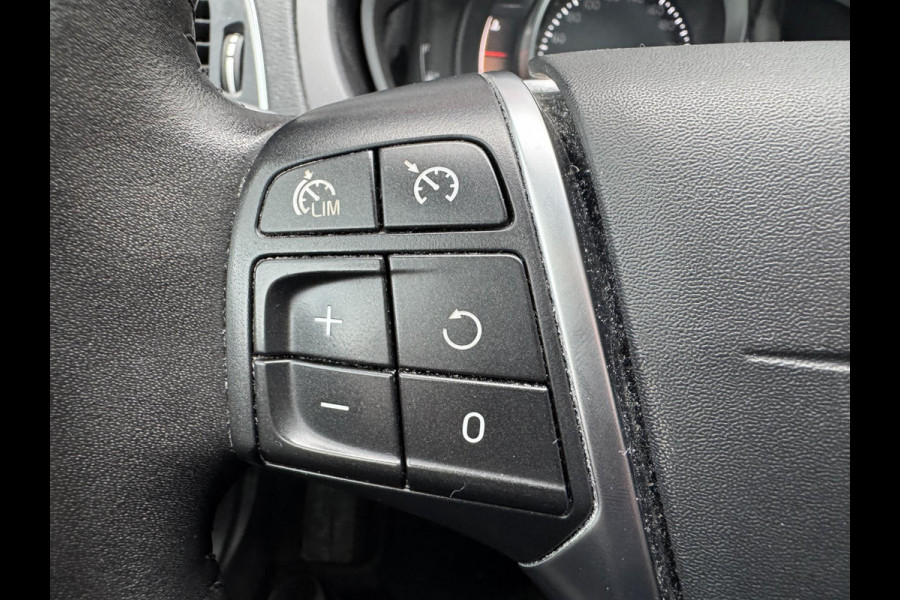 Volvo V40 Cross Country 1.5 T3 Polar+ Luxury | Camera | DAB | Navigatie | Stoelverwarming | Lichtmetalen Velgen | Volvo V40 Cross Country 1.5 T3 Polar+ Luxury | Camera | DAB | Navigatie | Stoelverwarming | Lichtmetalen Velgen |