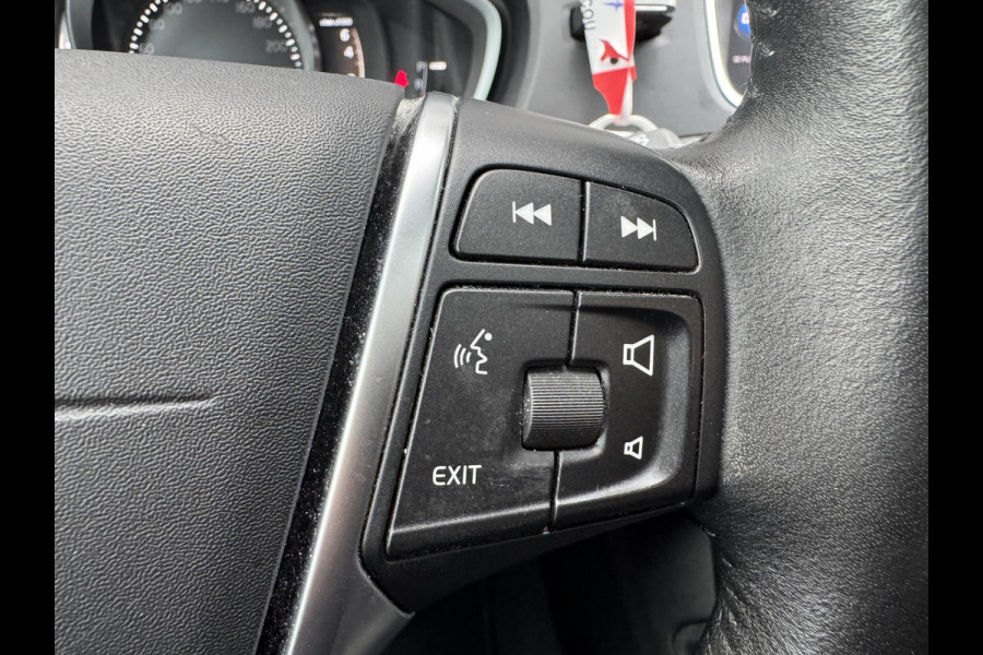 Volvo V40 Cross Country 1.5 T3 Polar+ Luxury | Camera | DAB | Navigatie | Stoelverwarming | Lichtmetalen Velgen | Volvo V40 Cross Country 1.5 T3 Polar+ Luxury | Camera | DAB | Navigatie | Stoelverwarming | Lichtmetalen Velgen |
