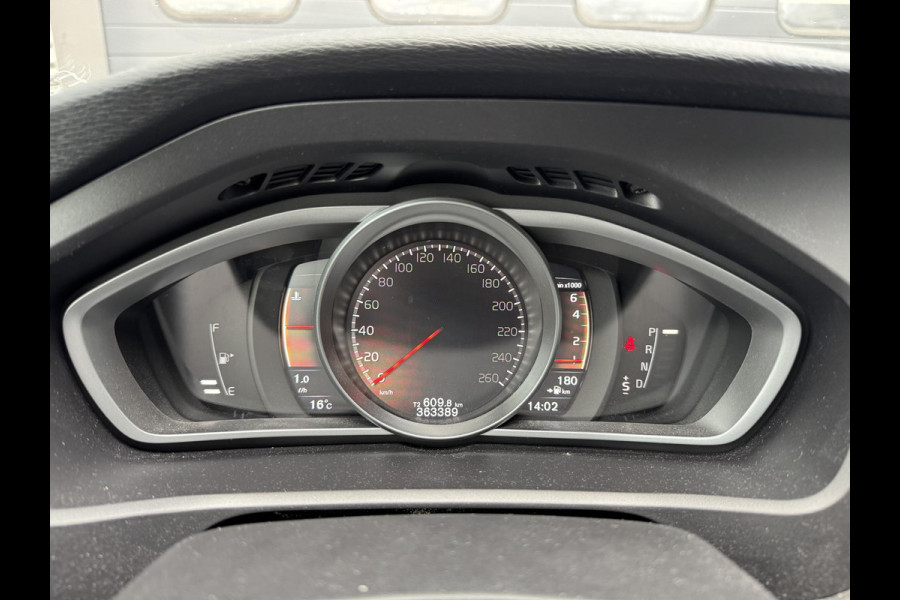 Volvo V40 Cross Country 1.5 T3 Polar+ Luxury | Camera | DAB | Navigatie | Stoelverwarming | Lichtmetalen Velgen | Volvo V40 Cross Country 1.5 T3 Polar+ Luxury | Camera | DAB | Navigatie | Stoelverwarming | Lichtmetalen Velgen |