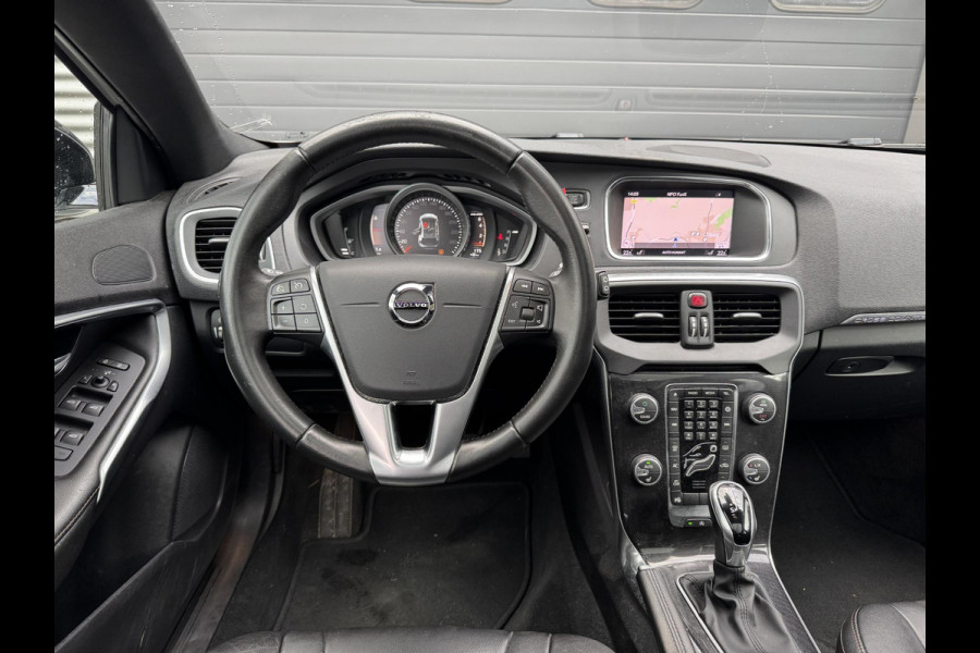 Volvo V40 Cross Country 1.5 T3 Polar+ Luxury | Camera | DAB | Navigatie | Stoelverwarming | Lichtmetalen Velgen | Volvo V40 Cross Country 1.5 T3 Polar+ Luxury | Camera | DAB | Navigatie | Stoelverwarming | Lichtmetalen Velgen |