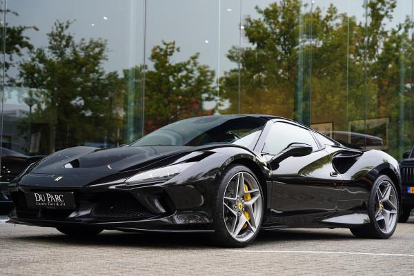 Ferrari F8 Spider 3.9 V8 HELE Cuoio Interior 18 D.Km Ferrari F8 Spider 3.9 V8 HELE Cuoio Interior 18 D.Km