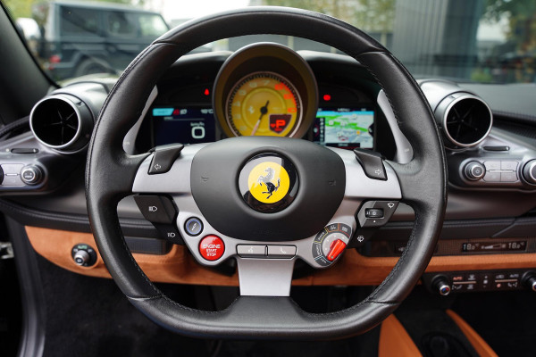 Ferrari F8 Spider 3.9 V8 HELE Cuoio Interior 18 D.Km Ferrari F8 Spider 3.9 V8 HELE Cuoio Interior 18 D.Km