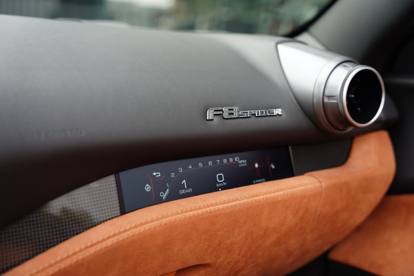 Ferrari F8 Spider 3.9 V8 HELE Cuoio Interior 18 D.Km Ferrari F8 Spider 3.9 V8 HELE Cuoio Interior 18 D.Km