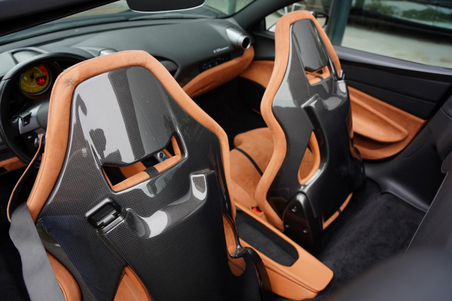 Ferrari F8 Spider 3.9 V8 HELE Cuoio Interior 18 D.Km Ferrari F8 Spider 3.9 V8 HELE Cuoio Interior 18 D.Km
