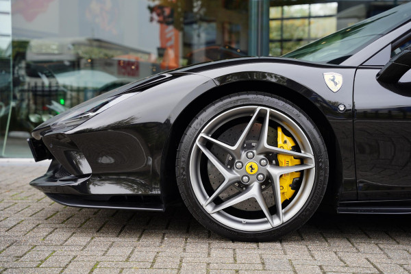 Ferrari F8 Spider 3.9 V8 HELE Cuoio Interior 18 D.Km Ferrari F8 Spider 3.9 V8 HELE Cuoio Interior 18 D.Km