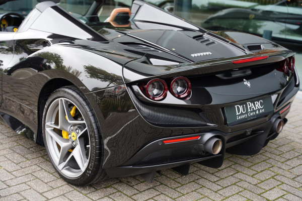 Ferrari F8 Spider 3.9 V8 HELE Cuoio Interior 18 D.Km Ferrari F8 Spider 3.9 V8 HELE Cuoio Interior 18 D.Km